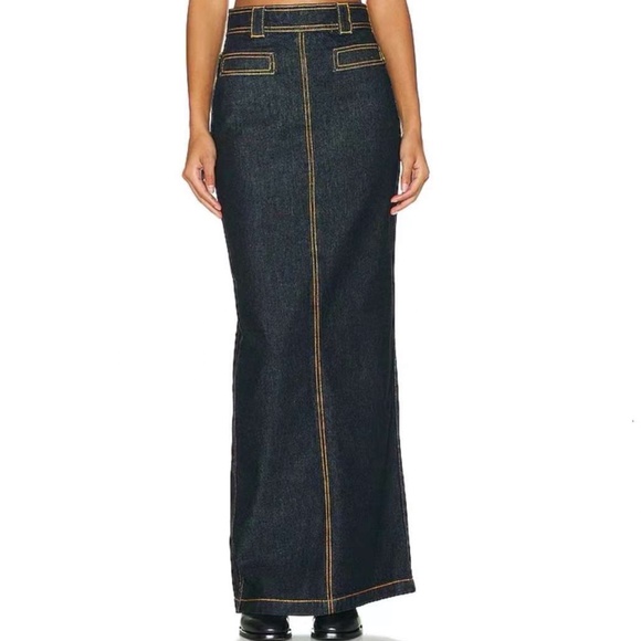 Elegant Black Maxi Skirt - Picture 3 of 9